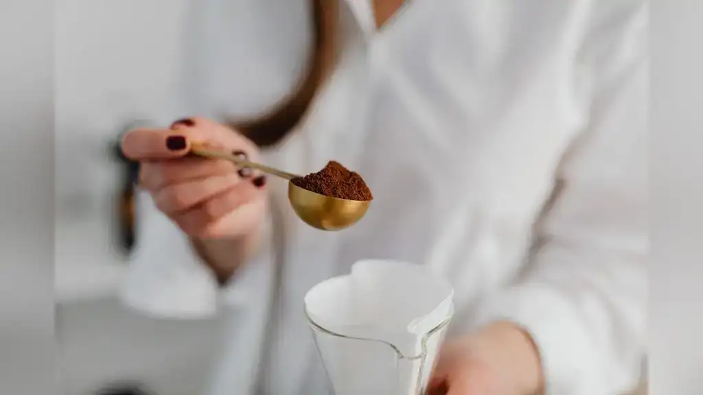How to Use a Coffee Scoop Correctly